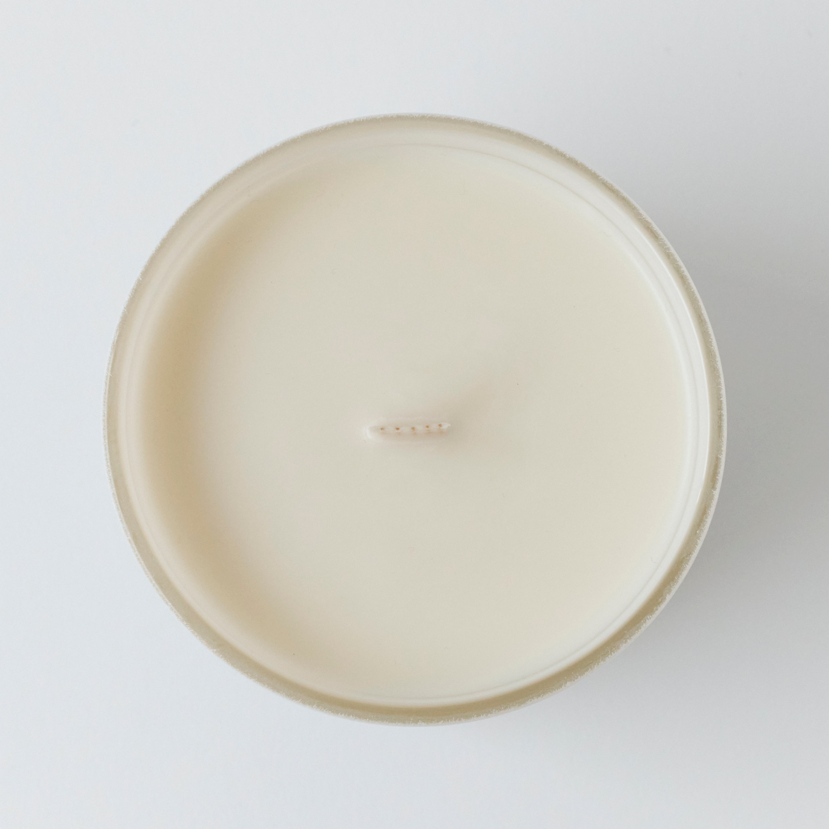 Habana ‘Captivating Smoky’ Medium White Candle, 160g