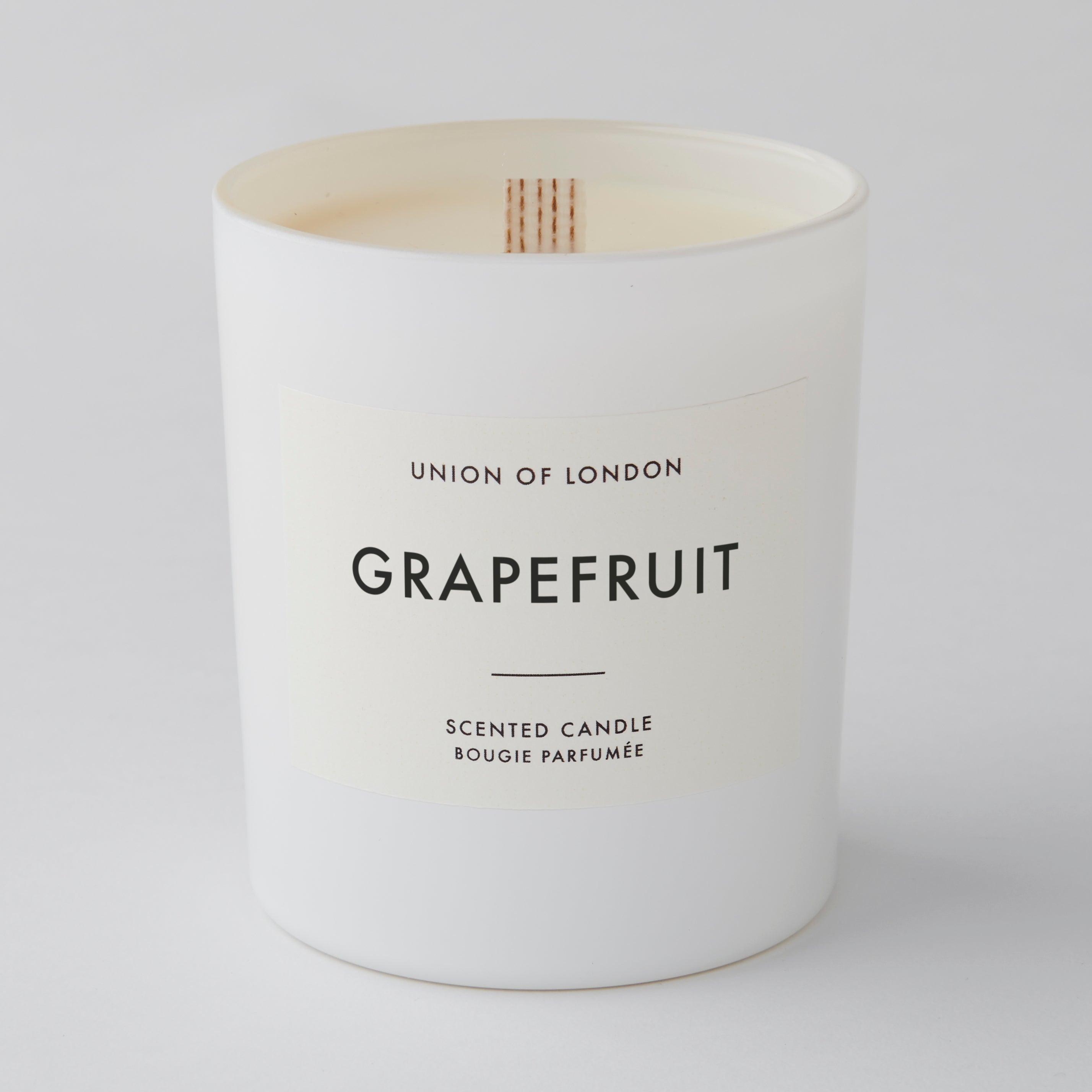 Grapefruit 'Bright Invigorating' Large White Candle, 235g