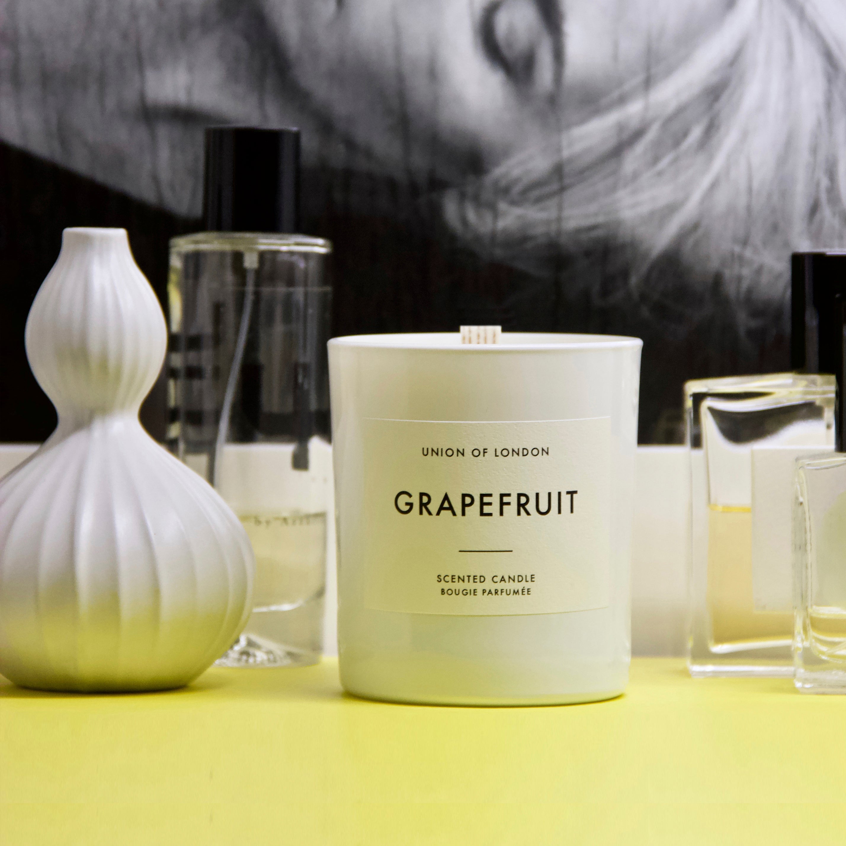 Grapefruit 'Bright Invigorating' Large White Candle, 235g